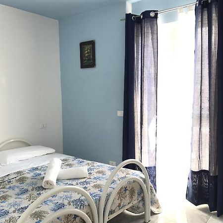 Ring Hostel Forio di Ischia Buitenkant foto