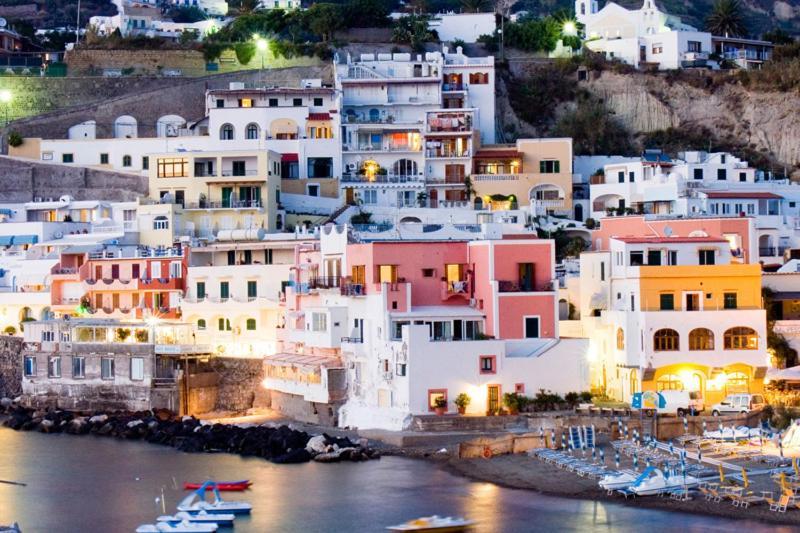 Ring Hostel Forio di Ischia Buitenkant foto
